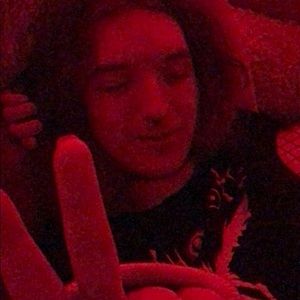 Meet your Posher, Chloe